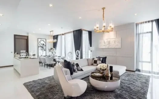 For sale 3 bedrooms condo in Khlong Toei, Bangkok