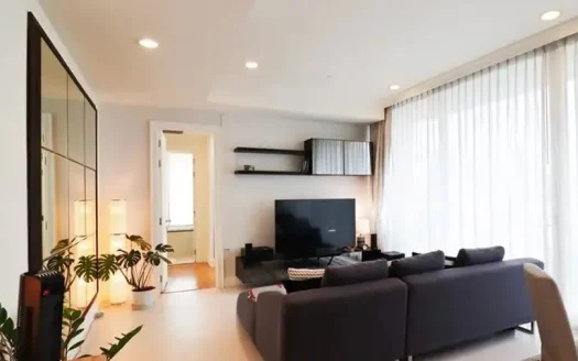 Luxury 2-Bedroom Condo at Royce Private Residences, Watthana