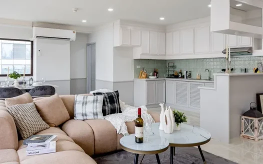 2 Bedroom Condo for Sale at Saranjai Mansion, Khlong Toei