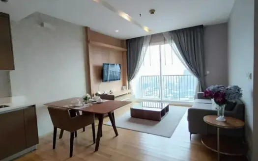 2-Bedroom High-Floor Condo at Siri at Sukhumvit