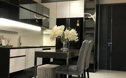 High-Floor 1-Bedroom Luxury Condo at The Bangkok Thonglor