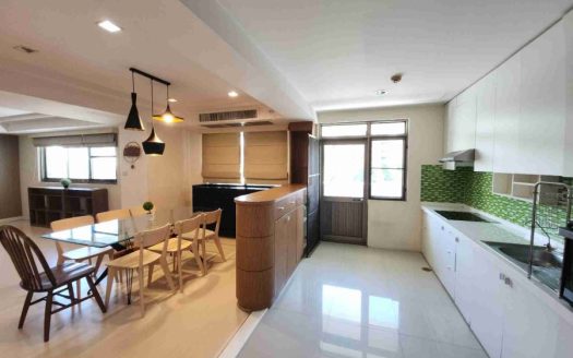 Renovated 3-Bedroom Condo at Royal Castle Sukhumvit 39