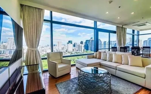 For Sale: 2-Bedroom Condo at Circle Living Prototype (Ratchathewi, Bangkok)