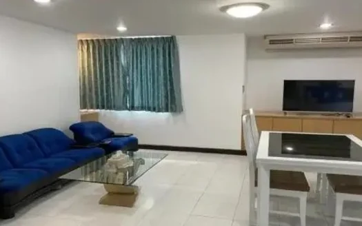 Spacious 2-Bedroom Condo at D.S. Tower 2 Sukhumvit 39