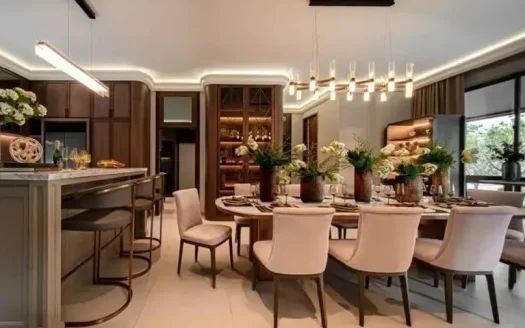 For sale 5 bedrooms house in Saphan Sung, Bangkok