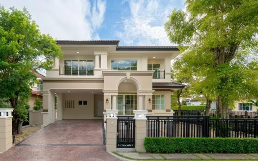 3 Bedroom House for Sale in Nantawan Suanluang Rama 9, Prawet