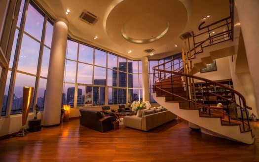 4 Bedroom Luxury Condo at Moon Tower, Watthana