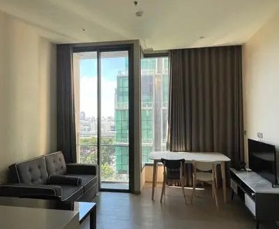 Modern 1-Bedroom Condo at The ESSE Asoke, Watthana