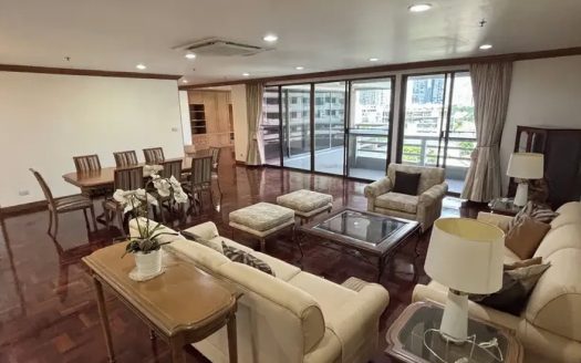 4 Bedroom Condo at Promsuk Condominium near BTS Thong Lo
