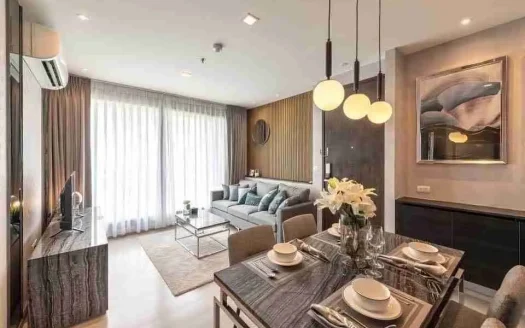 Modern 2-Bedroom Condo at Rhythm Sukhumvit 44/1