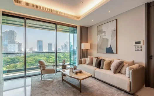 Luxurious 1 Bed Condo for Sale/Rent at Sindhorn Tonson, Pathum Wan