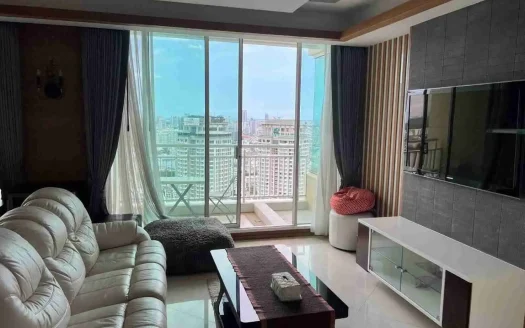 High-Floor 3BR Condo at The Empire Place, Sathon