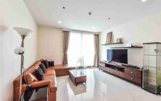 3 Bedroom Luxury High-Floor Condo at The Empire Place, Sathon