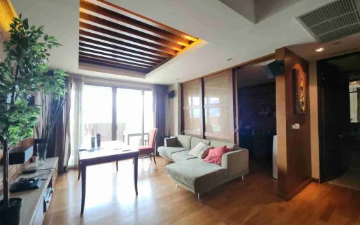 Luxury 2-Bedroom Condo with Park & Lake Views