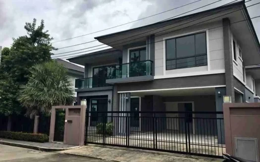 Modern 3 Bedroom Luxury House for Sale at The Palm Pattanakarn