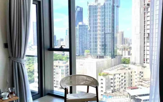 1 Bed Condo at The Strand Thonglor