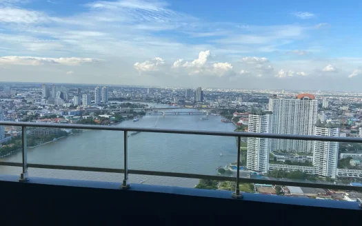 4 Bedroom Condo with Panoramic River View at Watermark Chaophraya River