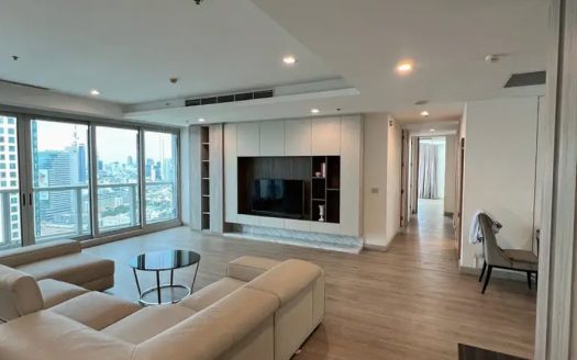 3-Bedroom Luxury Condo at The River by Raimon Land