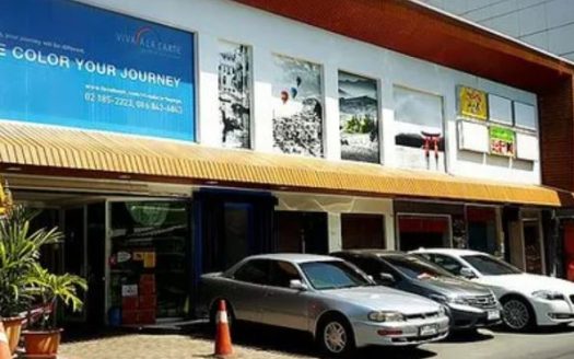 UR thonglor soi 13