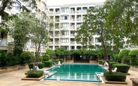 Green Point Silom