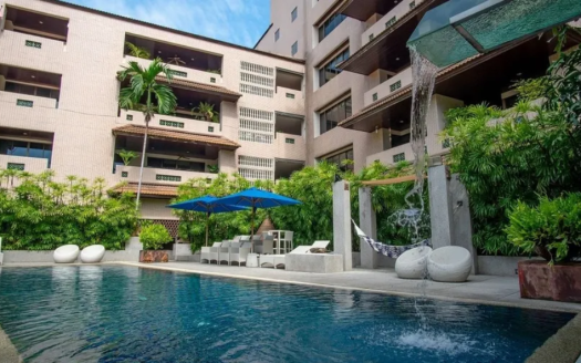 Raintree Village Apartment