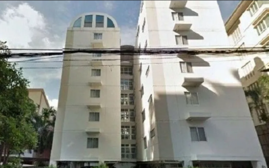 J Visut Place