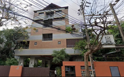 Panpanit Apartments