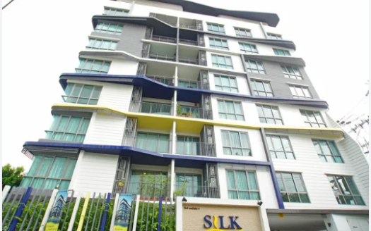 Pradipat Condominium