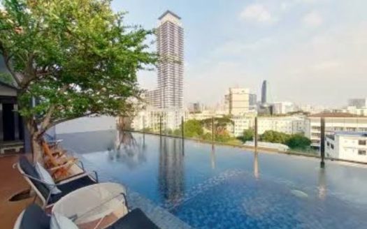 Suwansawat Condo